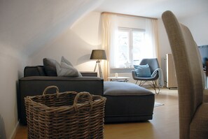 Télévision, livres, chaîne hi-fi