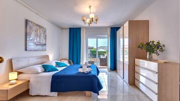 1 bedroom, iron/ironing board, internet, bed sheets