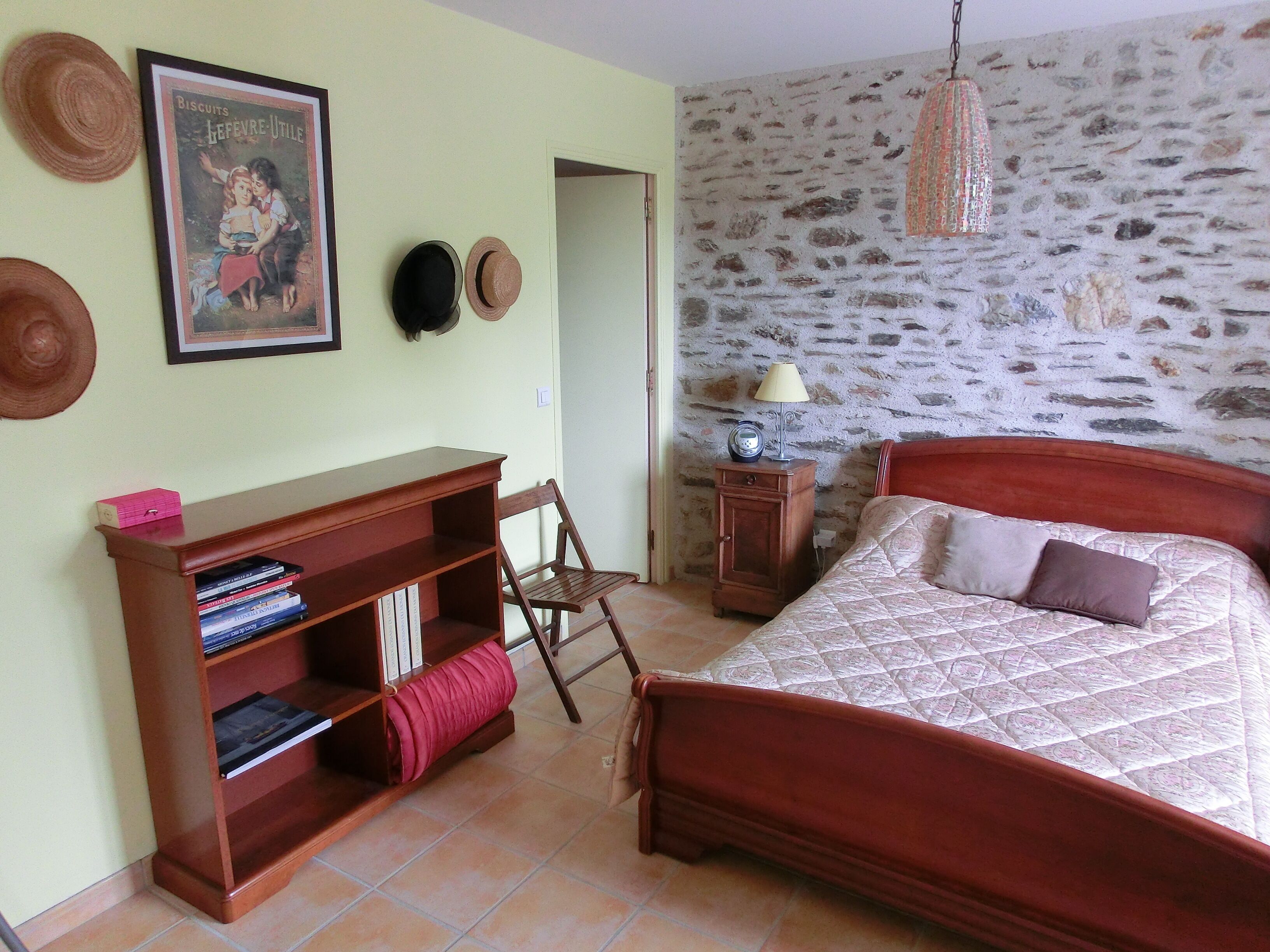 LONGERE OF CHARACTER BETWEEN SEA AND CAMPAIGN FOR GROUPS OF FRIENDS OR LARGE FAMILY