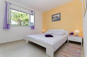 6 dormitorios, tabla de planchar con plancha, Internet y ropa de cama