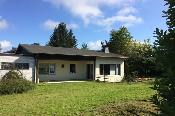 Gartenblick auf Haus