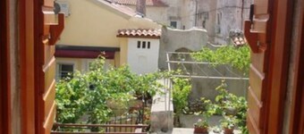 Krk zentrum Apartment fur 4 Personen ,100 met von Strand