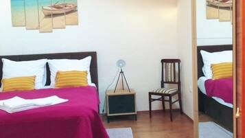 2 bedrooms, internet, bed sheets