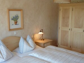 2 bedrooms, iron/ironing board, travel crib, free WiFi