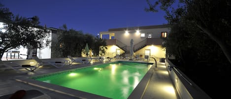 Outdoor pool, a heated pool