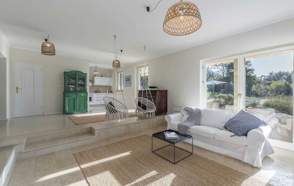 Smart-TV, peis og stereoanlegg