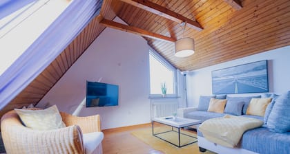 Light-flooded architect house in a quiet location FeWo "Yellow"