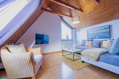 Light-flooded architect house in a quiet location FeWo "Yellow"