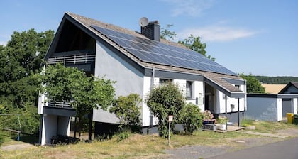Maison d'architecte inondée de lumiÚre dans un endroit calme FeWo "Yellow"