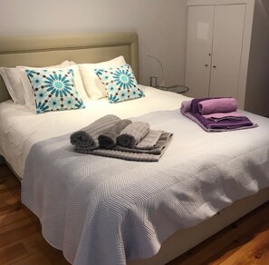 2 chambres, fer et planche Ă repasser, accĂšs Internet, draps fournis