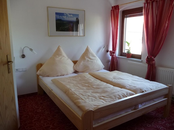 3 chambres, coffre-fort, lit de bébé portatif, accès au Wi-Fi (inclus)