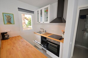 Réfrigérateur, four, plaque de cuisson, lave-vaisselle