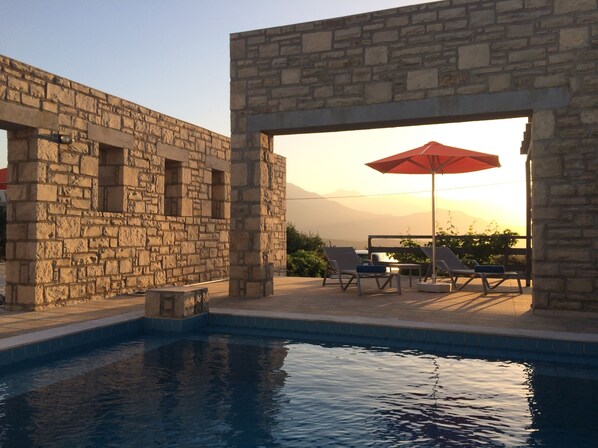 حمام سباحة
