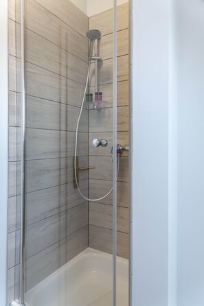 Shower, hair dryer, towels, soap - Sylt vacation apartment Entennest 2 persons (Sylt OT Tinnum)