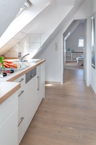 kuschelige  1-Zimmer-Wohnung mit Boxspringbett