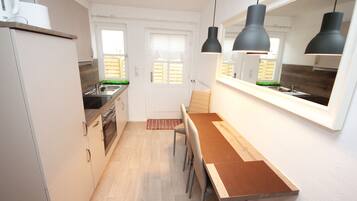 Kühlschrank, Mikrowelle, Geschirrspüler