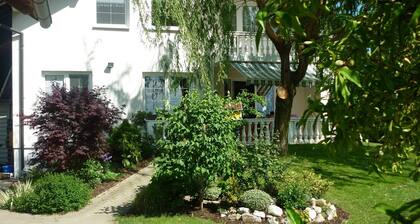 Oletko kyllästynyt massaturismiin ja tungosta rantoihin?