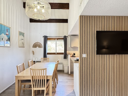 Triplex 3 chambres 65m2 pour 6P. Parking couvert.