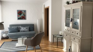 Flatskjerm-TV, videospill, DVD-spiller og stereoanlegg