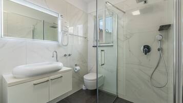 Shower, towels