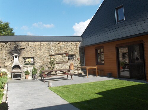 Cosy cottage with sauna and bubblebath near Bouillon