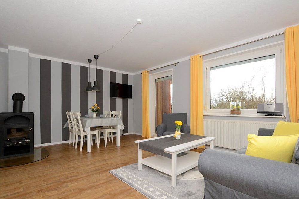 NEW: LARGE PEARL 2 WITH BEACH BASKET, WIFI, BICYCLES NEWLY RENOVATED