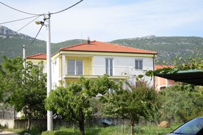 Exterior - SPECIAL OFFER! Studio APARTMENT with BALCONY (Kaštel Stari)