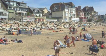 Viehättävä talo, Mt St Michel Bay