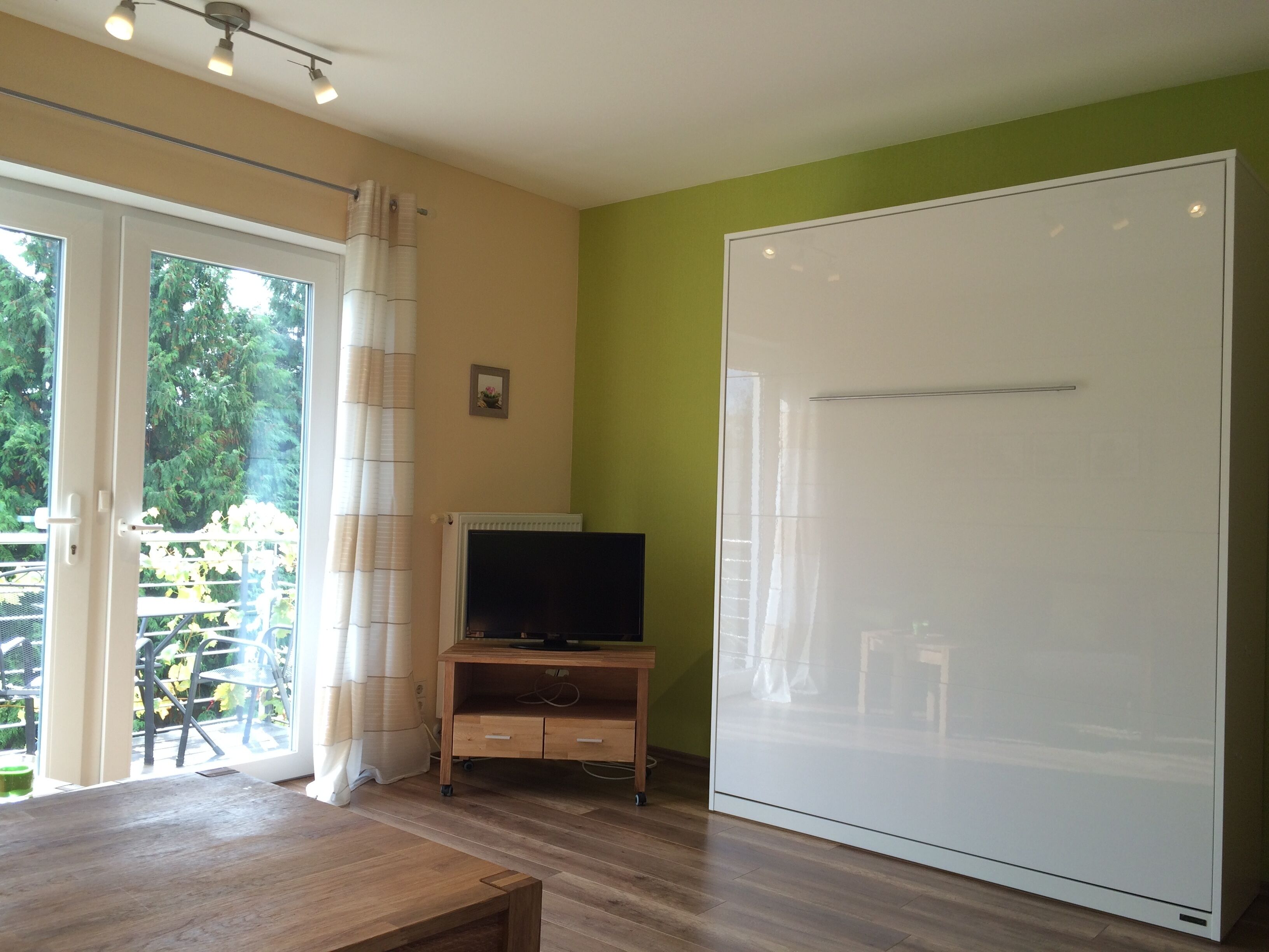 Near Berlin, 1 bedroom apartment, max. 3 people + child / baby, 400m from the lake