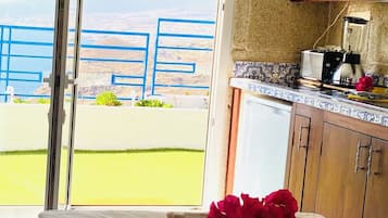 1 habitación, escritorio, wifi gratis y ropa de cama