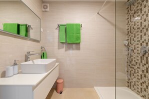 Hair dryer, towels - Villa Bella Vista Giardino 1 (Ravni)