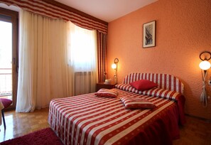 3 chambres, fer et planche à repasser, Wi-Fi gratuit, draps fournis