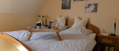 2 bedrooms, in-room safe, iron/ironing board, free WiFi