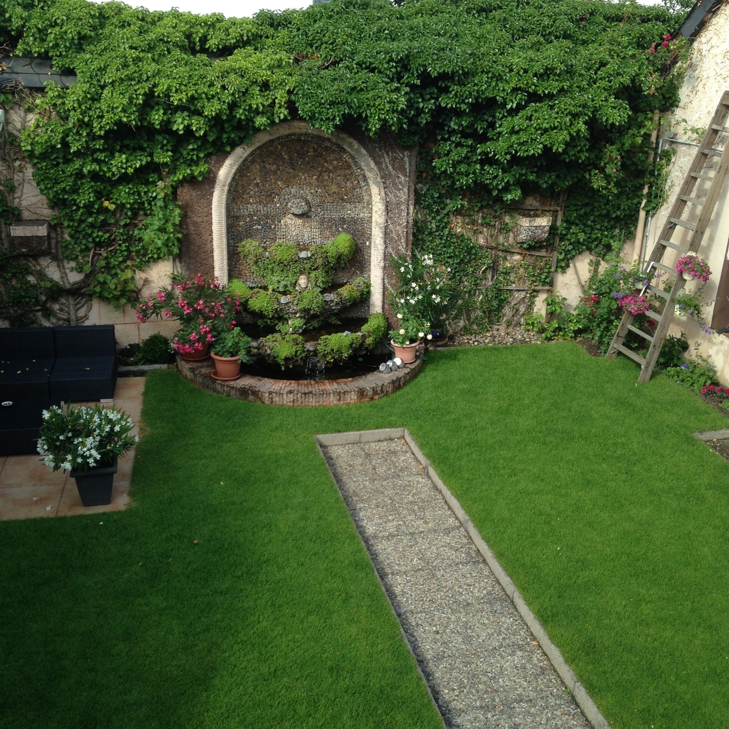 المنطقة المحيطة بالمنشأة