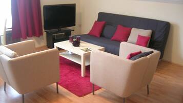 Fernseher, DVD-Player, Stereoanlage