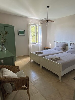 2 slaapkamers, een bureau, gratis wifi, beddengoed