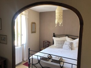 2 chambres, bureau, Wi-Fi gratuit, draps fournis