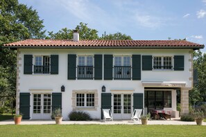 Exterior - 2 houses on 65.000 sq ft closed / 18p Outstanding view Climatisation Heated pool (Ascain)