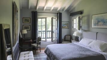 9 slaapkamers, een strijkplank/strijkijzer, reisbedje, gratis wifi