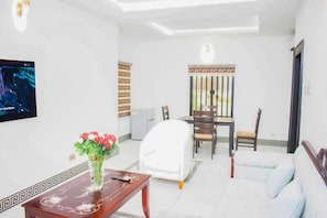 Suite ejecutiva, 1 cama matrimonial, para no fumadores | Caja de seguridad en la habitación y decoración personalizada