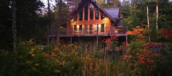 Vacances de rĂȘve dans une cabane en rondins au bord du lac Mont Tremblant