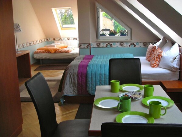 Bügeleisen/Bügelbrett, WLAN, Bettwäsche