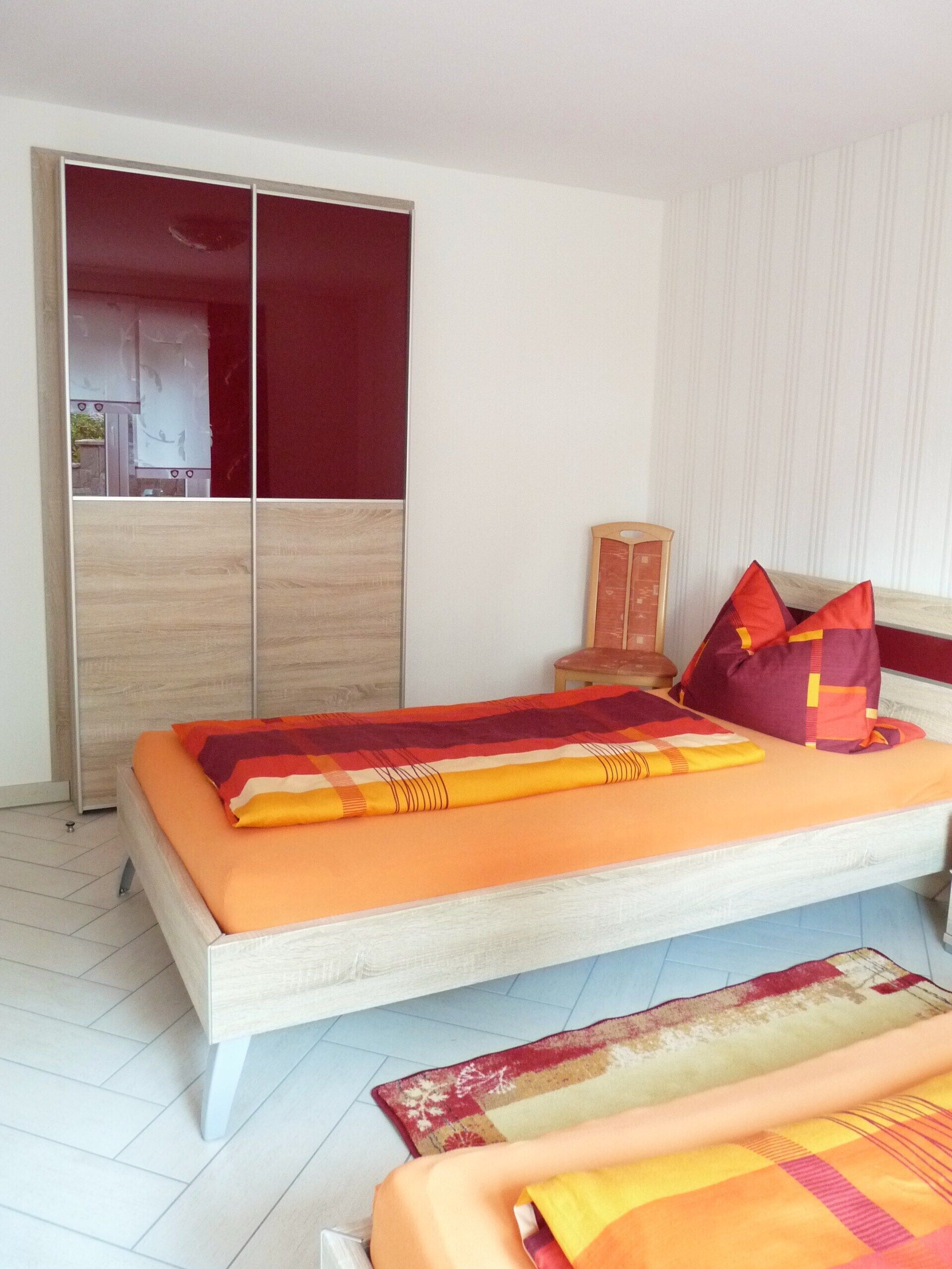 2 quartos, berço de viagem, Wi-Fi de cortesia, roupa de cama