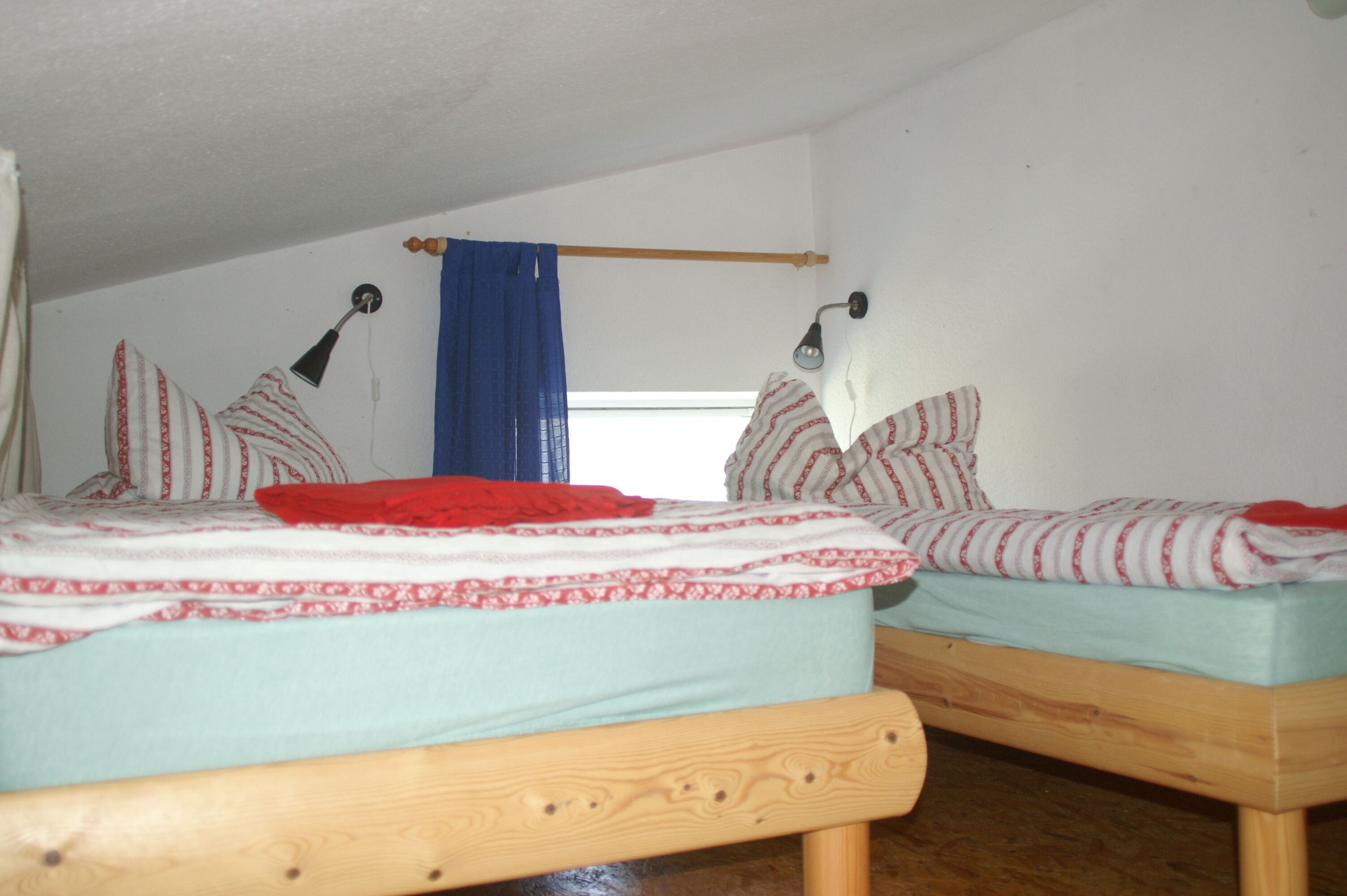 Apartment for max. 5 people in nature and yet central garden and pool