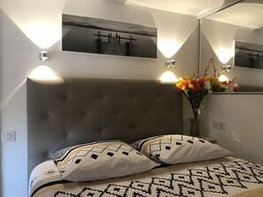 1 habitación, tabla de planchar con plancha, wifi gratis y ropa de cama 