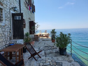 Terrace/patio - Beautiful sea location on the edge of the old town-Rovinj (Rovinj)