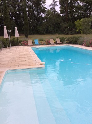 Pool - La Roubert - Charming property and large swimming pool  (Cahuzac-Sur-Vère)