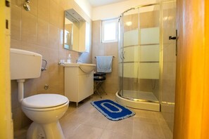 Shower, towels