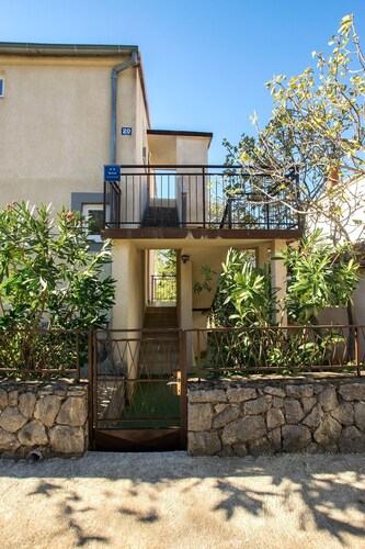 Apartment with free Wi-Fi and air conditioning