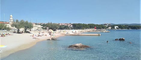 靠近海滩